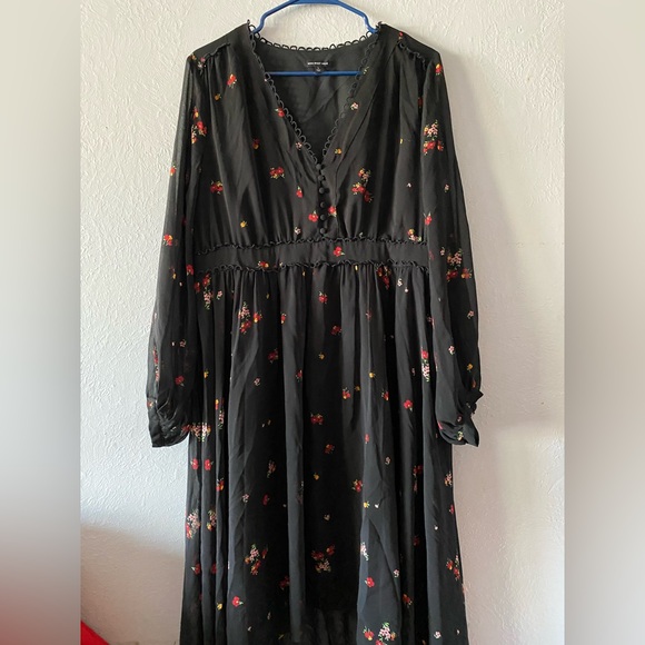 Who What Wear Dresses & Skirts - ‼️SOLD‼️Floral dress ￼